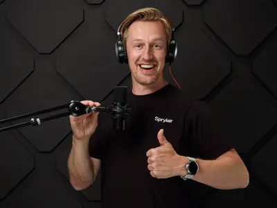 Guido recording a podcast episode